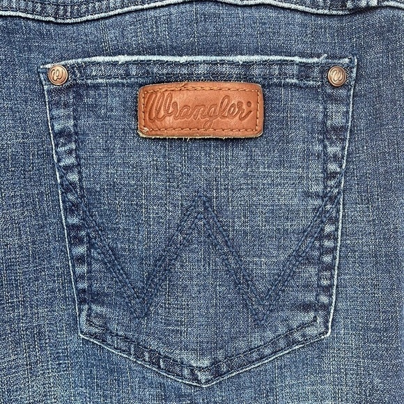 Wrangler Blue Bootcut Jeans Women’s Size 15x32 - Picture 11 of 12